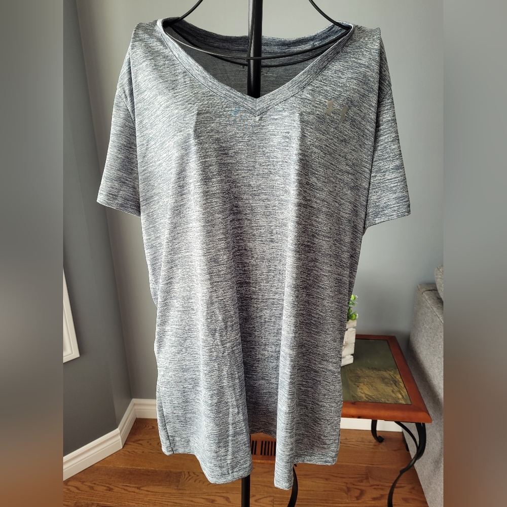 Under Armour T-shirt